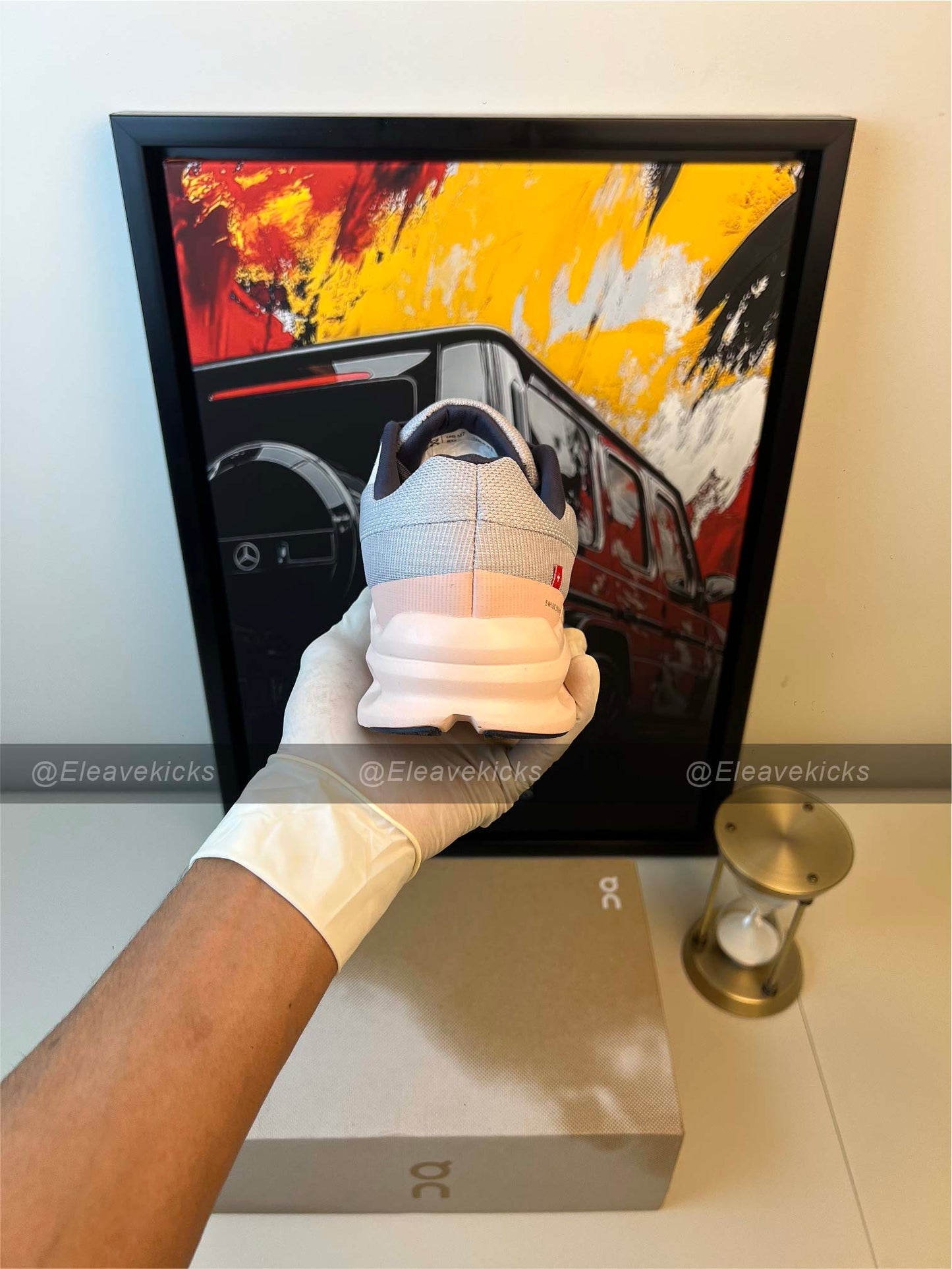 On Women's Cloudrunner - Frost / Fade