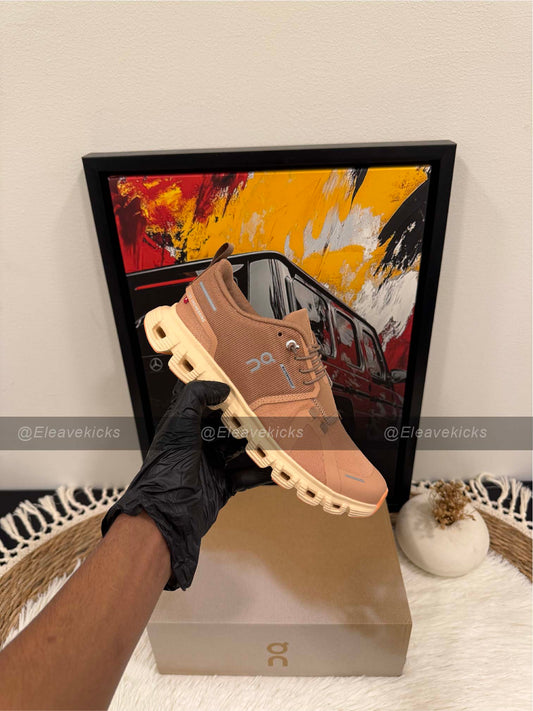 On Cloud 6 waterproof in Sandstone/Blonde