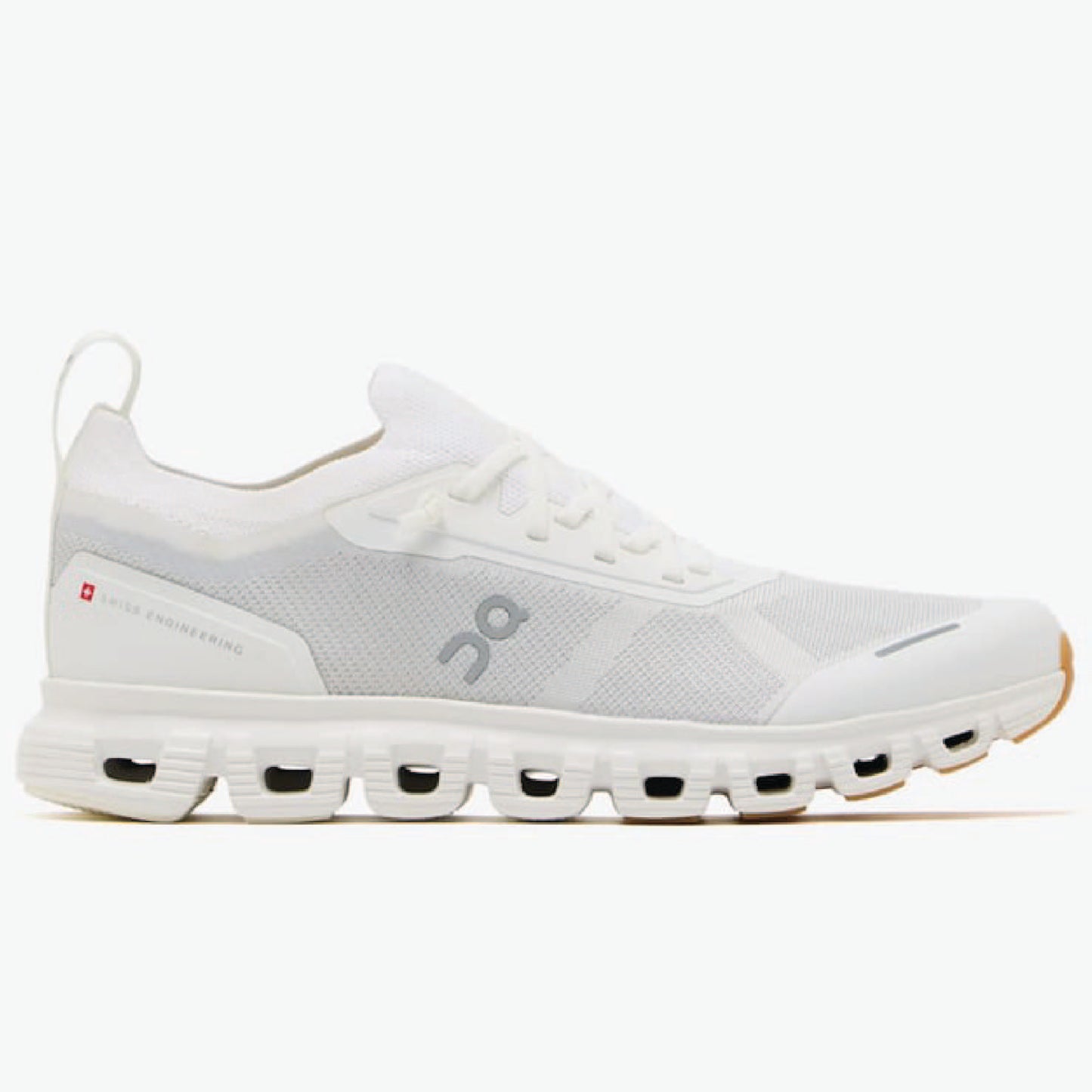 On Cloud 6 Versa sneaker in a white