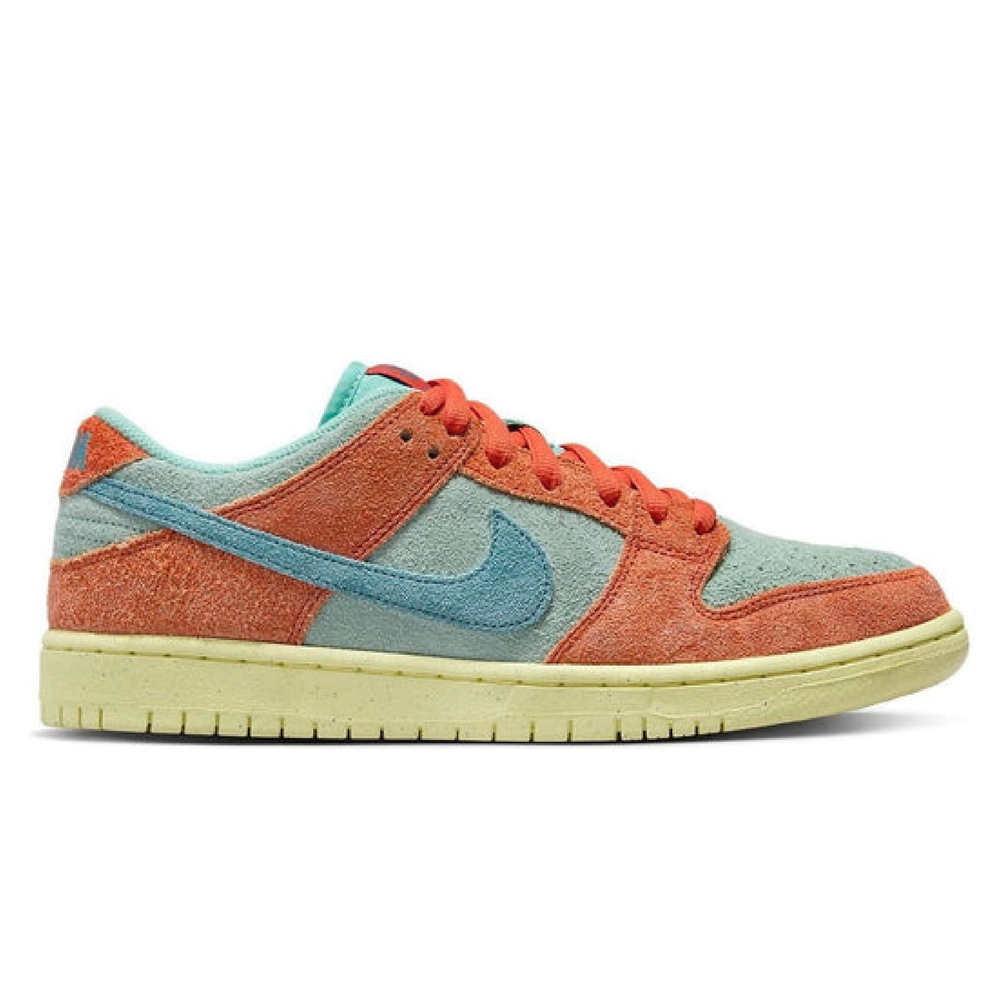 NK SB Dunk Low